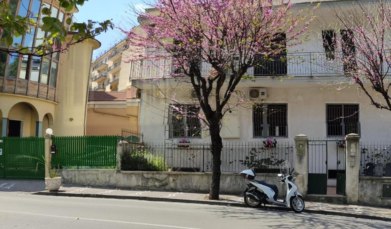 L'Acchiappasogni Casa Vacanze Кастелламмаре-ди-Стабия Экстерьер фото